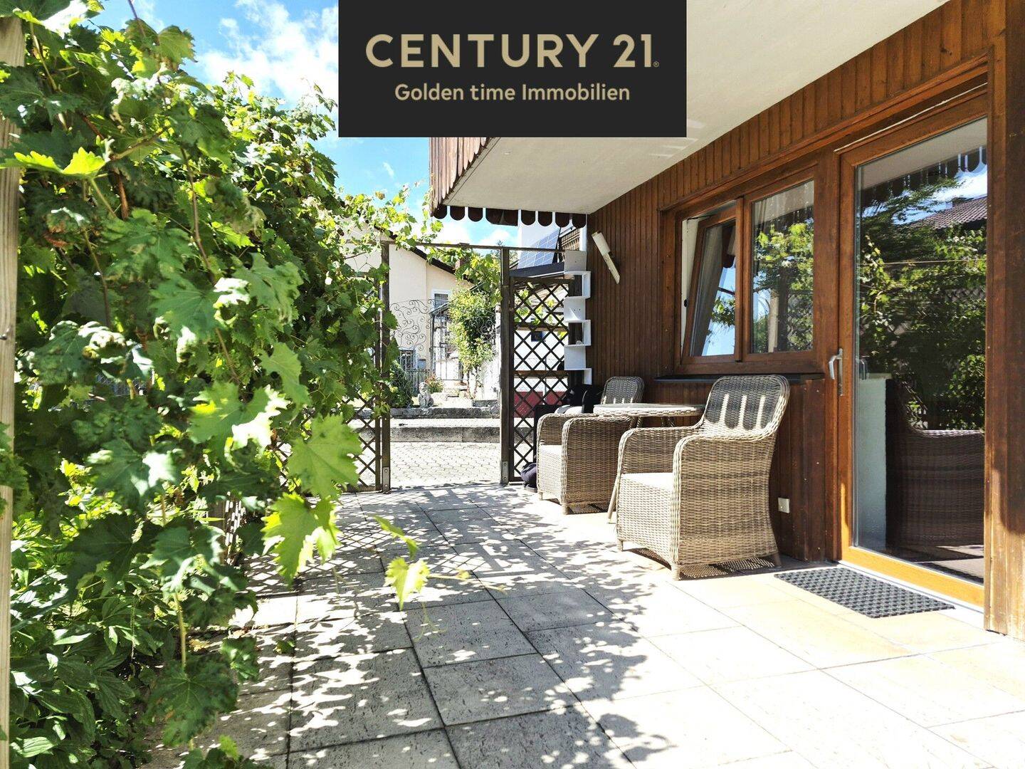 ***Attraktive 3,5-Zimmer-Terrassenwohnung mit Gemeinschaftsgarten und Garage***, 84478 Waldkraiburg