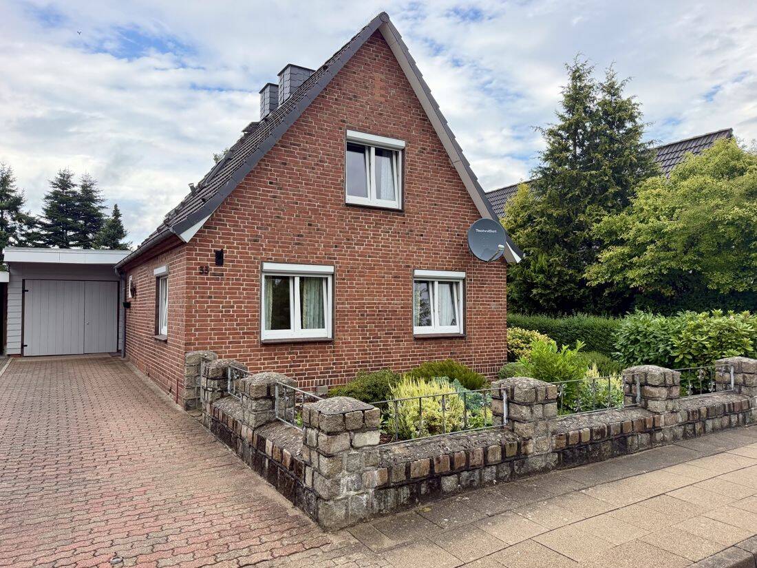 Einfamilienhaus mit Potenzial in ruhiger, zentraler Wohnlage der Kreisstadt Heide, 25704 Bargenstedt