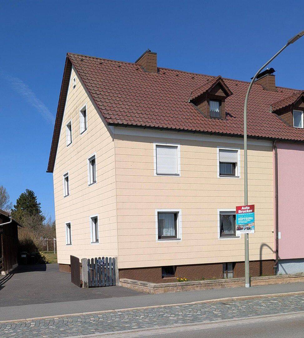 Gepflegte Doppelhaushälfte zu verkaufen in Waldsassen, 95652 Waldsassen
