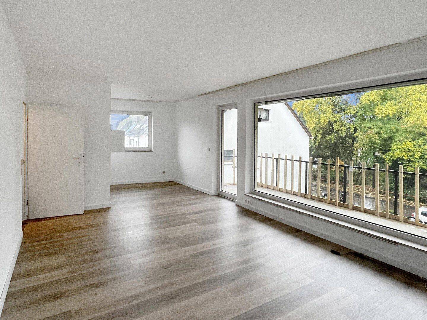 Sanierte, helle 2,5-Zimmer Wohnung mit Einbauküche, Stellplatz & großem Balkon nahe ALDI Campus, 45139 Essen (Frillendorf Huttrop Ostviertel Südostviertel)