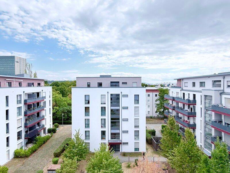 Wohnen ganz oben: 2-Zimmer-Wohnung mit Einbauküche und Dachterrasse, 64295 Darmstadt (Darmstadt)