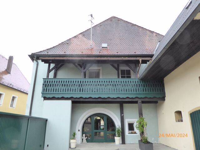 Attraktive Mietwohnung mit Balkon und Einbauküche in Vilseck, 92249 Vilseck