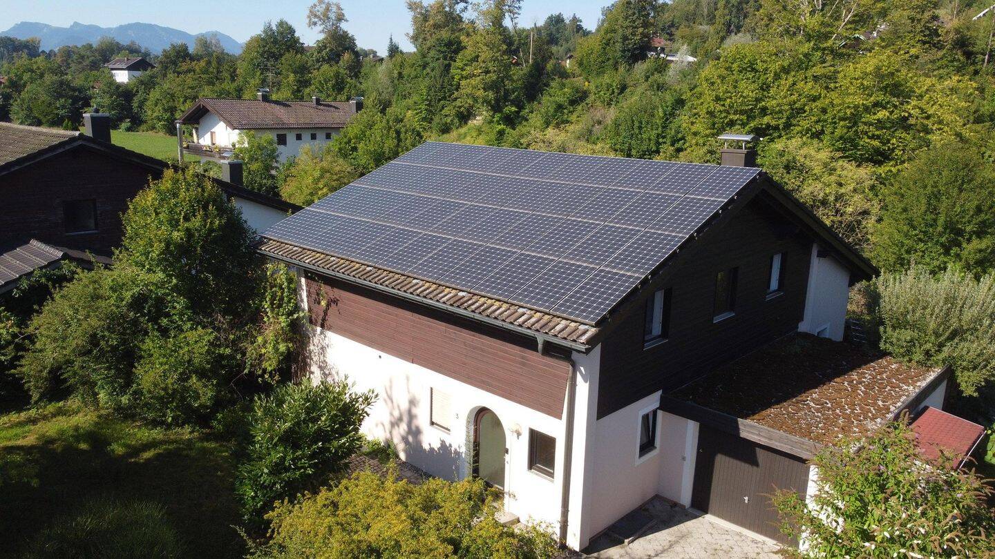 Rarität in Prien – Einfamilienhaus am Fluss Prien mit Bergblick, Wintergarten & PV, 83209 Prien a. Chiemsee (Prien)