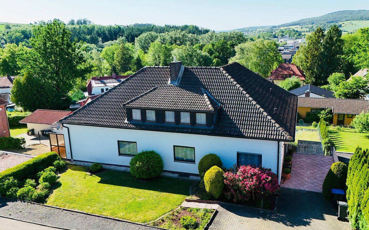 Freistehendes Einfamilienhaus mit Einliegerwohnung in attraktiver Wohnlage von Uslar, 37170 Uslar