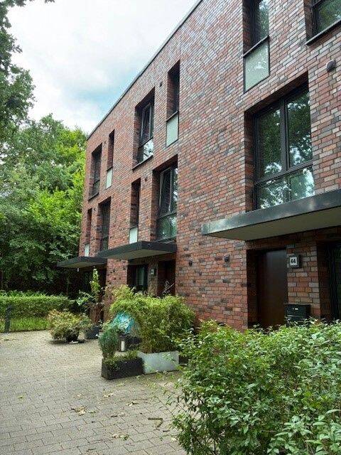 Wohnraum im Reihenhausstil sucht Familie, 22145 Hamburg (Wandsbek Farmsen-Berne Rahlstedt)