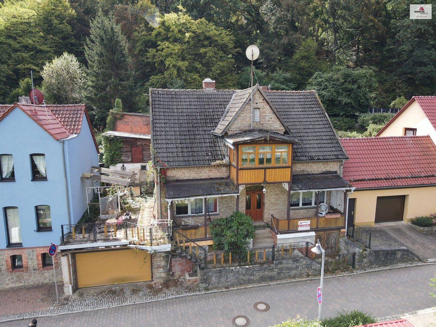 Familienhaus im Dornröschenschlaf wartet auf Ihre Ideen, 6502 Thale