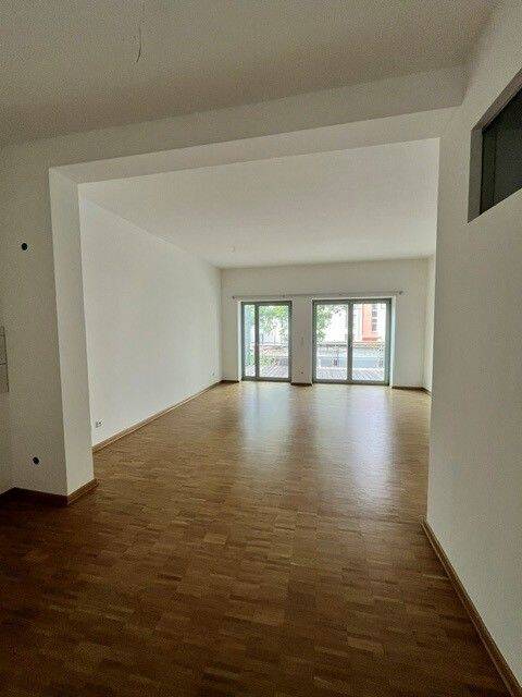 Moderne, frisch renovierte 3-Zimmer-Wohnung mit Balkon, Aufzug und Stellplatz in begehrter Lage von Fürth-Atzenhof, 90768 Fürth