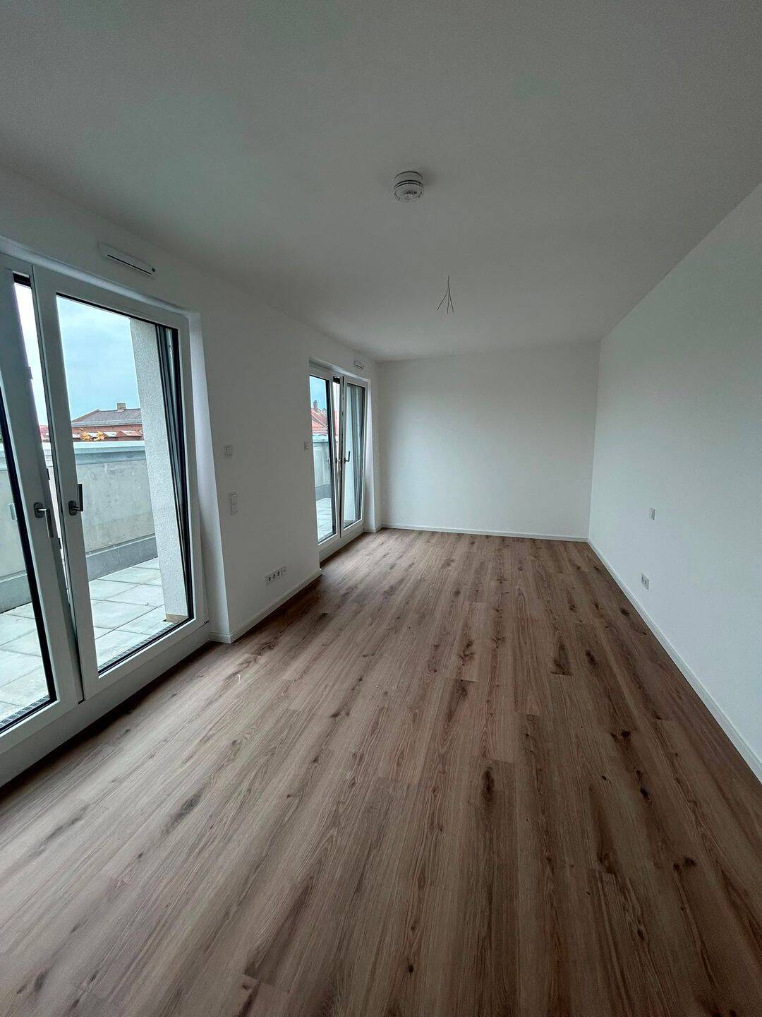 Hoch hinaus: Dachgeschoss-Neubau im Erstbezug mit zwei Balkonen, 90441 Nürnberg (Gibitzenhof Sandreuth Schweinau Werderau)