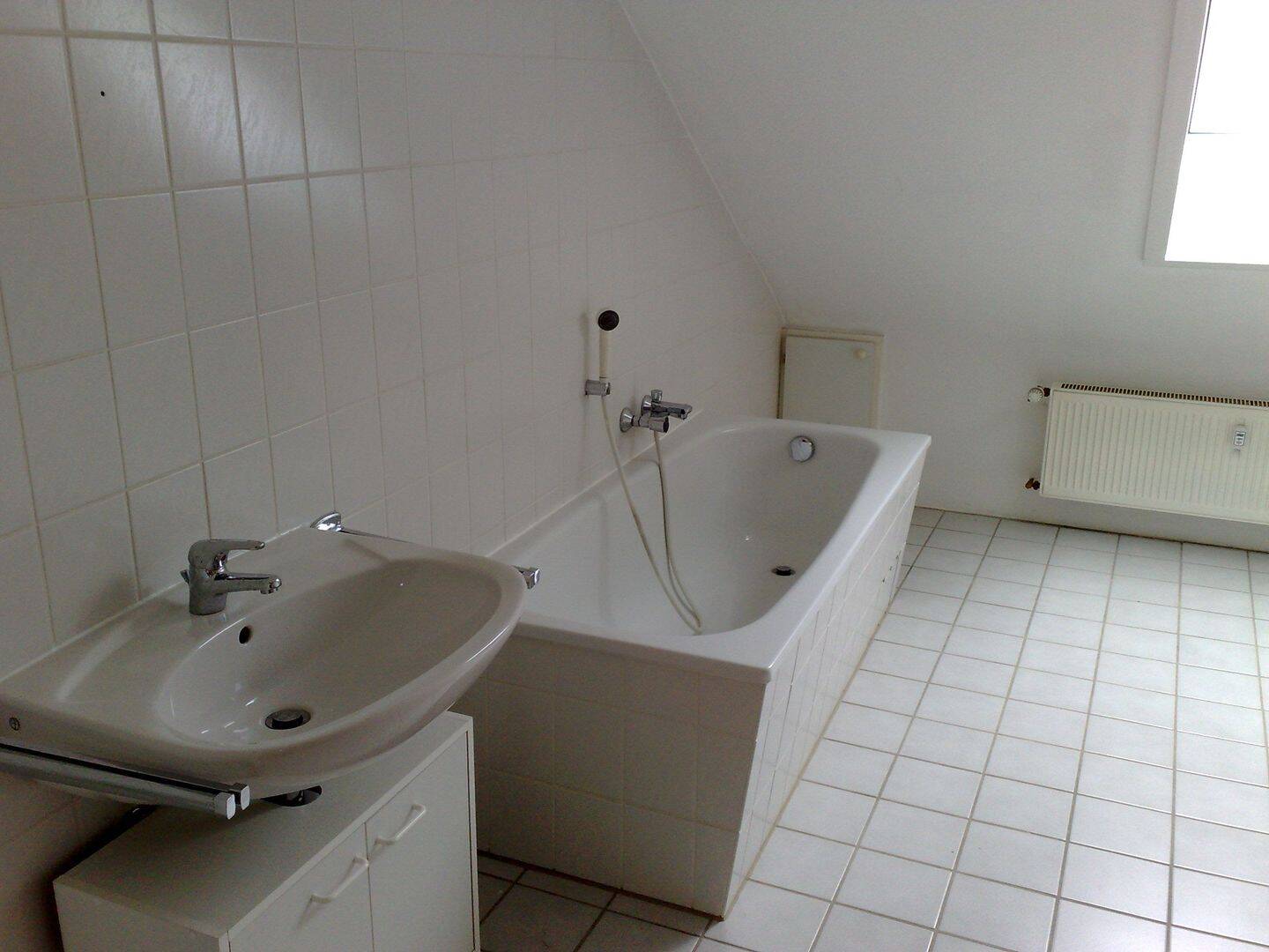 Tannenwäldchen: Zentral gelegene renovierte Wohnung mit Blick auf Kassel, 34119 Kassel (Mitte West)