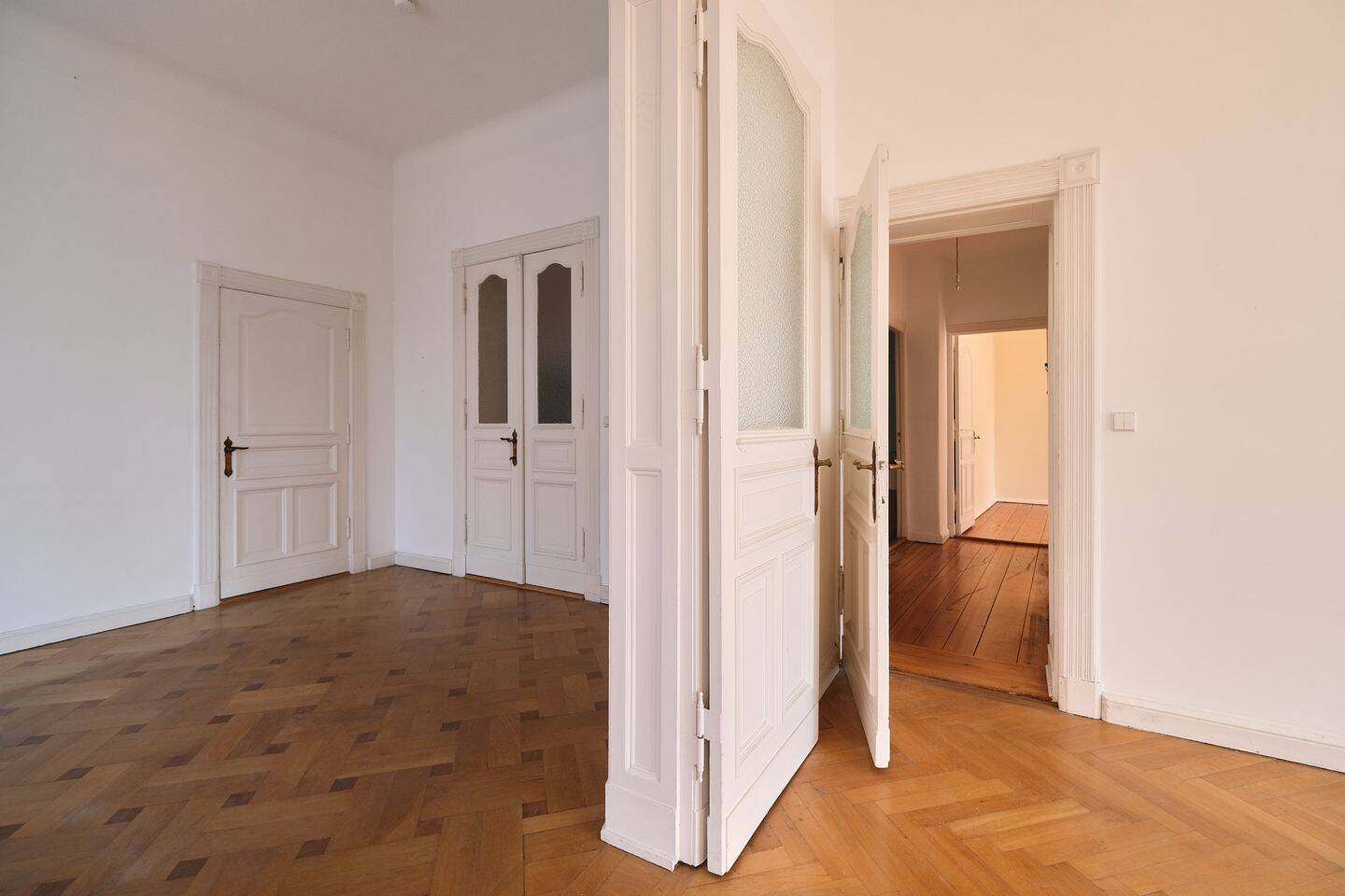„Freie, mondäne 5 Zimmer Stuck-Altbauperle mit 2 Balkonen und Aufzug im Günzelkiez“, 10717 Berlin (Charlottenburg-Wilmersdorf Wilmersdorf)