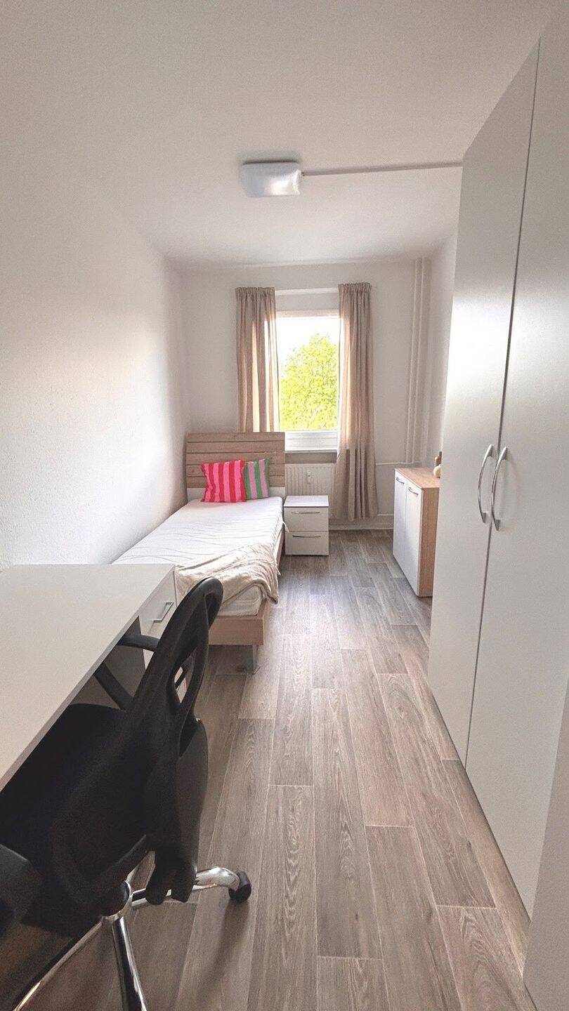 Voll ausgestattetes WG Zimmer ideal für Ausbildung & Studium., 7552 Gera (Bieblach-Ost Langenberg Roschütz Stublach)
