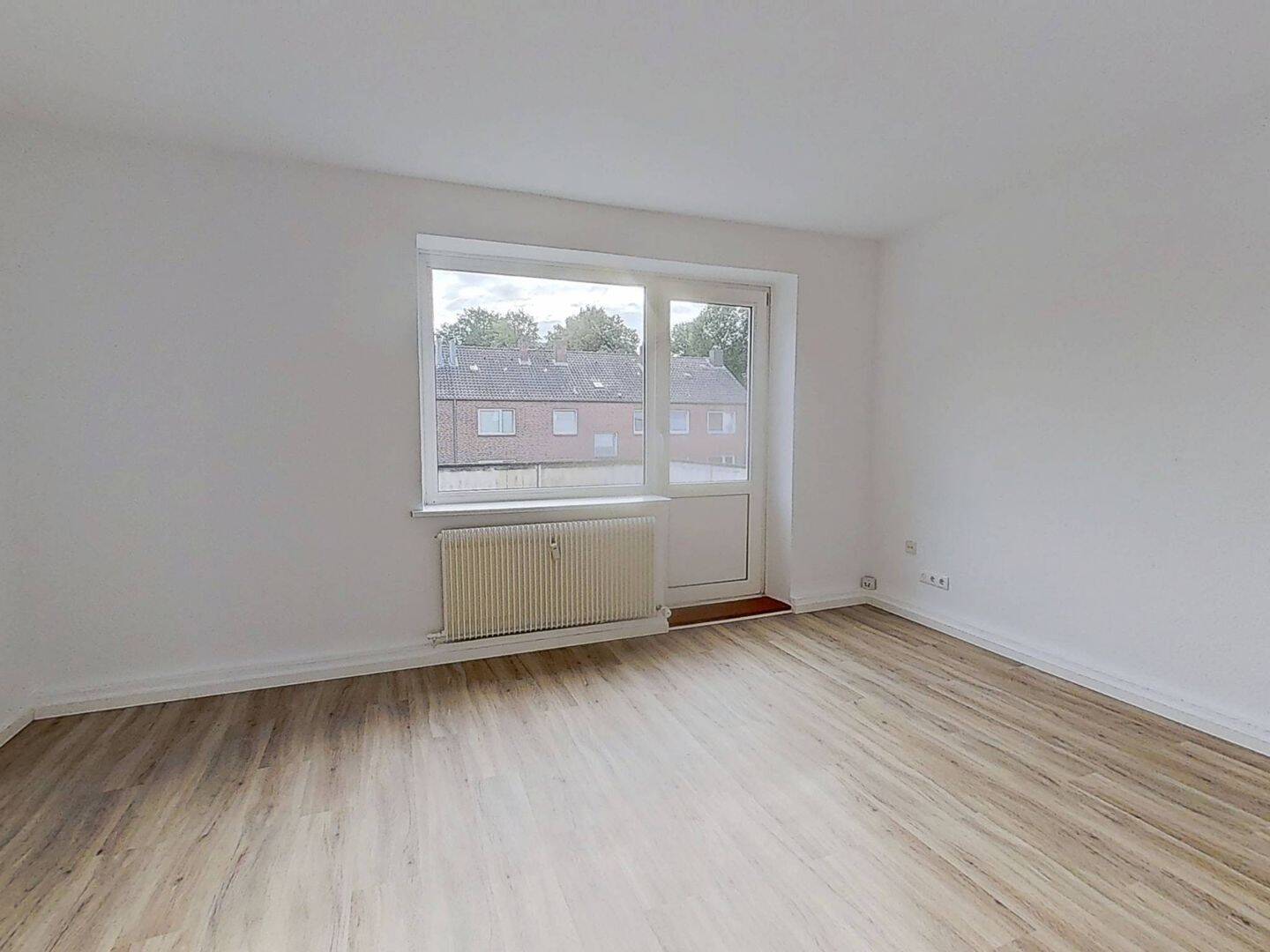 Einziehen und wohlfühlen: 3-Zimmer-Wohnung mit BALKON in fußläufiger Nähe zum Kanal, 24768 Rendsburg