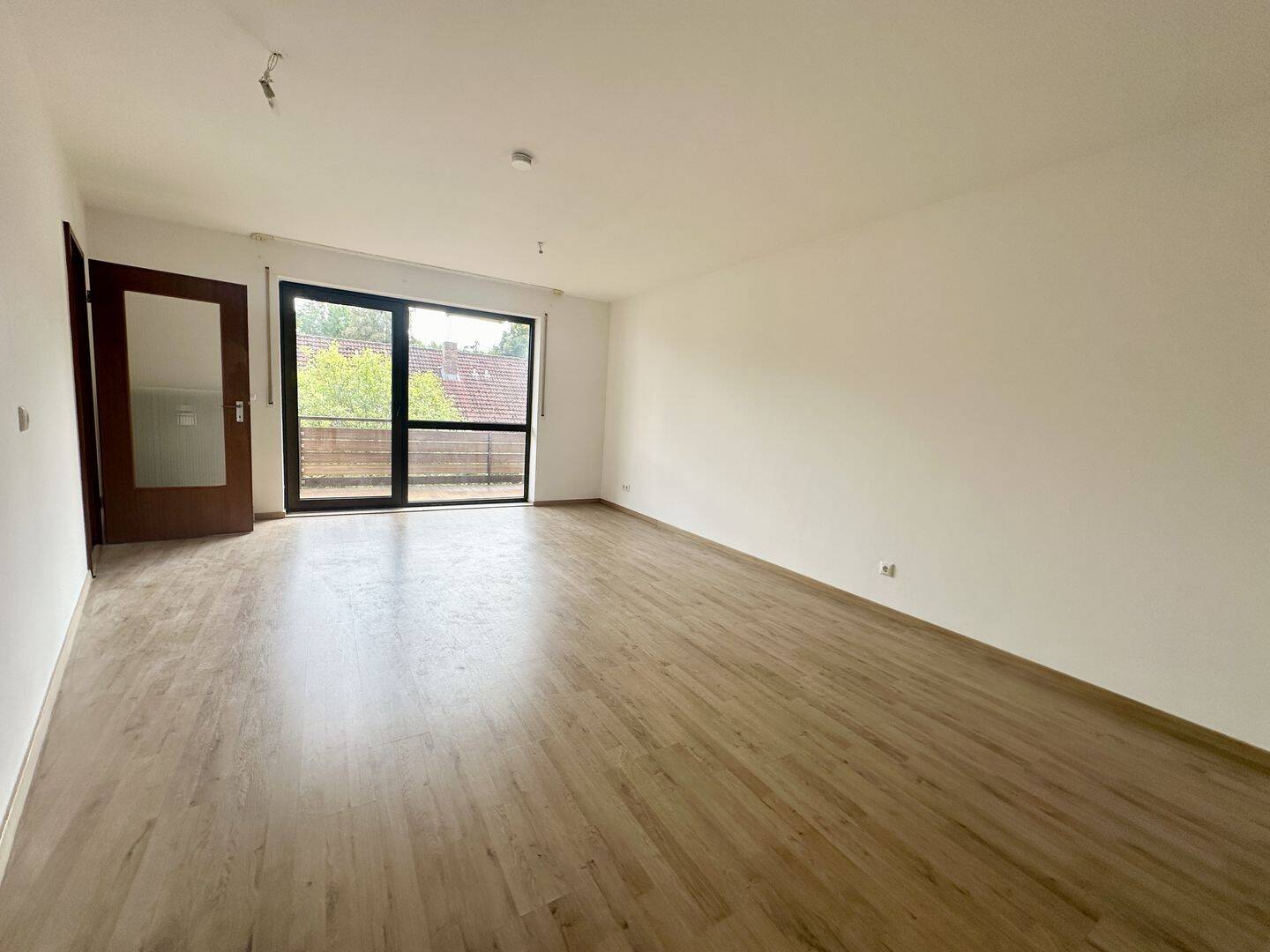 Modernisierte 1-ZW mit Balkon und neuem Badezimmer in Versbach ab dem 01.09.2026!, 97078 Würzburg (Grombühl Lindleinsmühle Versbach)