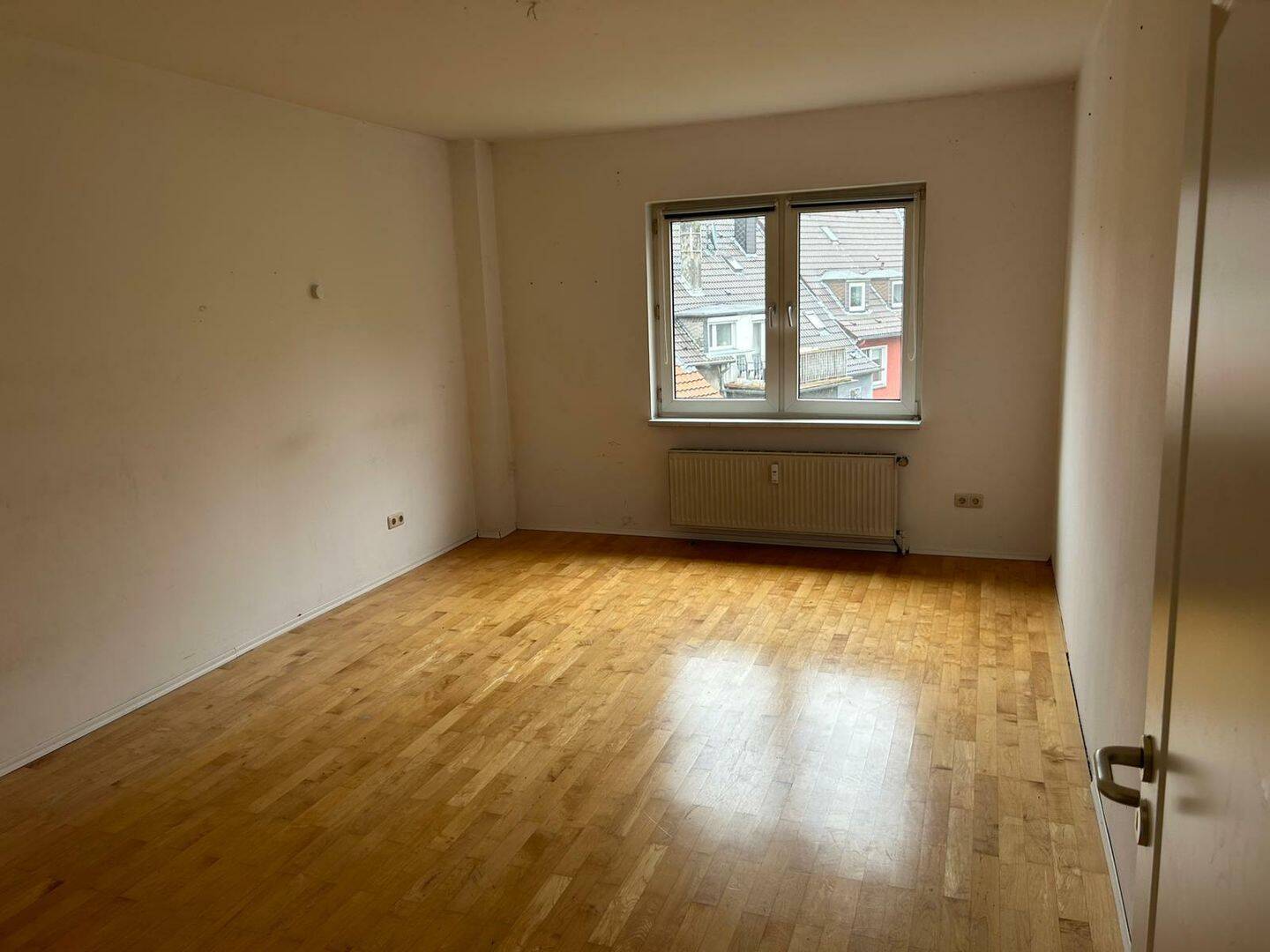 Elegante Maisonettewohnung mit Balkon in erstklassiger Lage von Essen-Holsterhausen., 45147 Essen (Frohnhausen Holsterhausen Rüttenscheid)