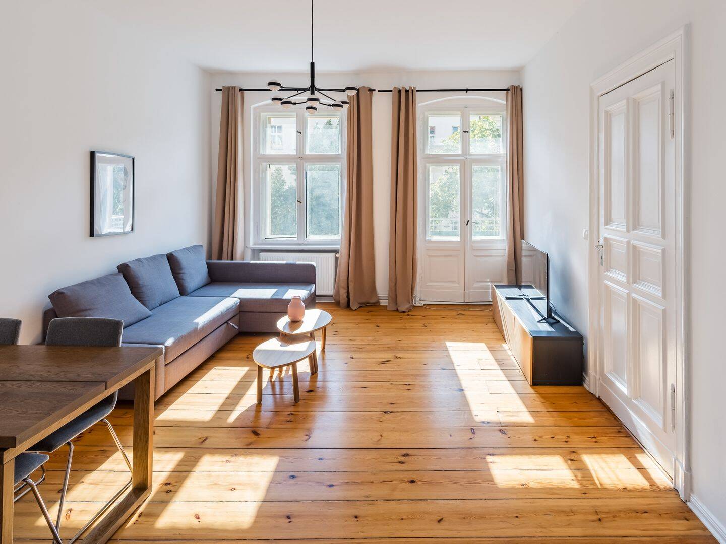 Charmante 2-Zimmer-Altbauwohnung mit Westbalkon nahe Maybachufer, 12047 Berlin (Neukölln Kolonie Freie Stunde)