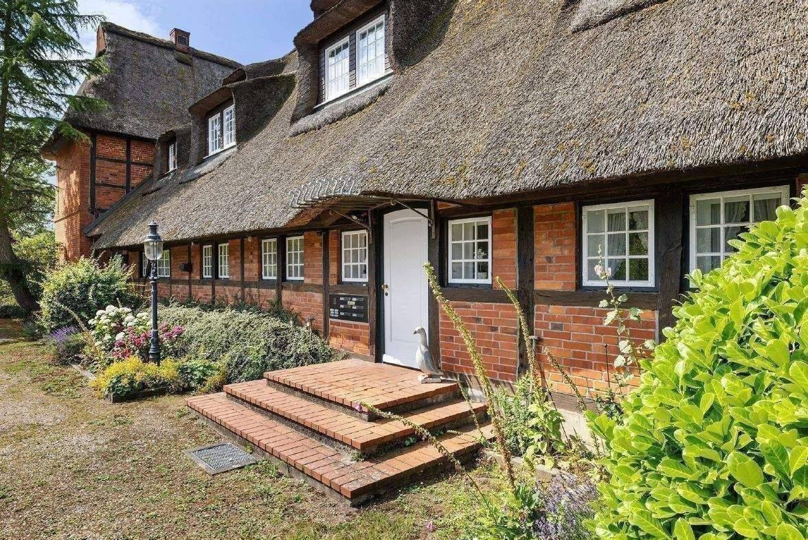 Begehrte Lage: 2- Zimmer Wohnung mit Terrasse und Gartenmitbenutzung in Ostseenähe, 23570 Lübeck (Travemünde)