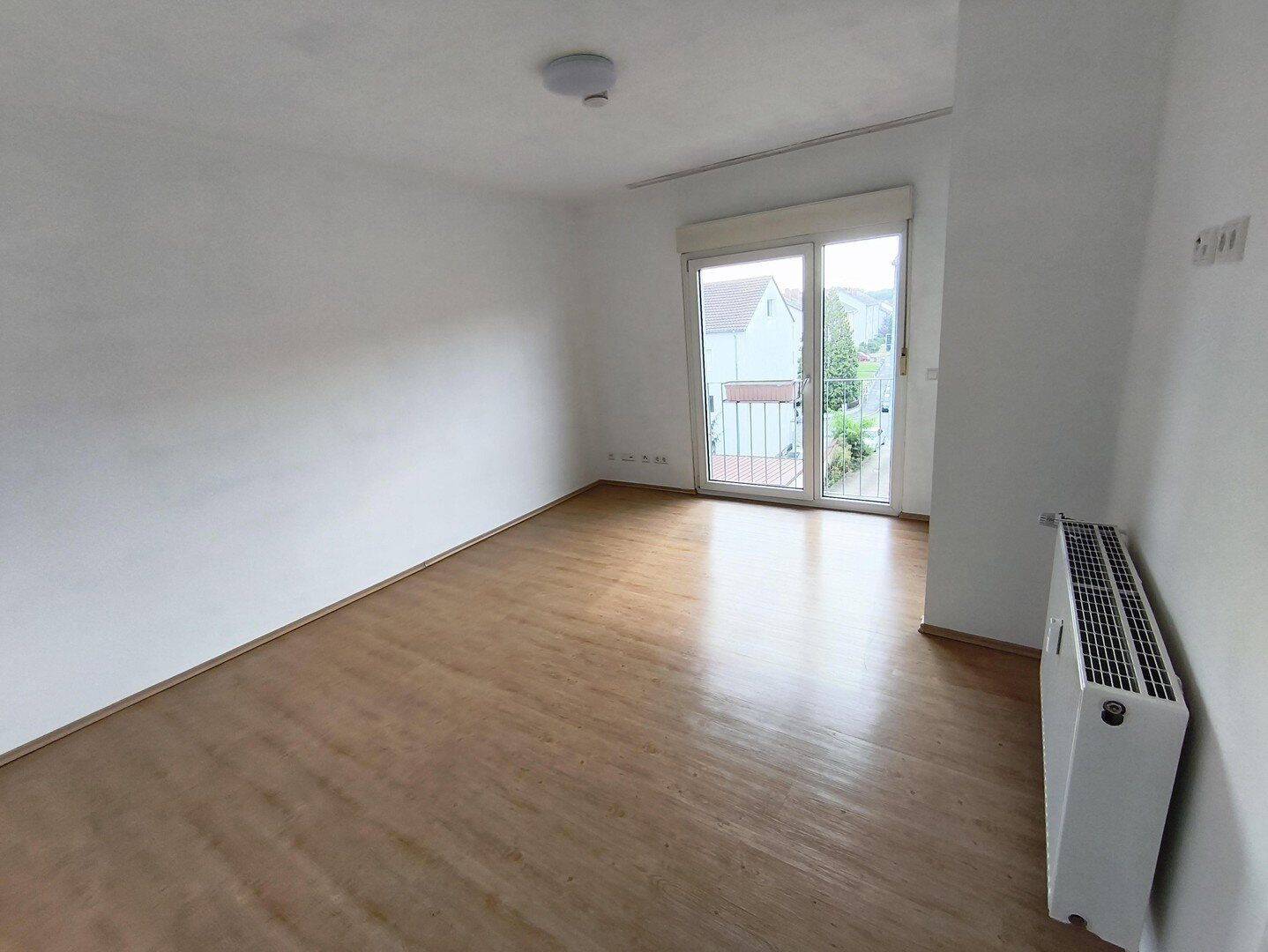 Helle 2-Zimmer-Wohnung in Speyer – Teilmöbliert, Einbauküche und Kellerraum, 67346 Speyer (Angelhof I und II Speyer)