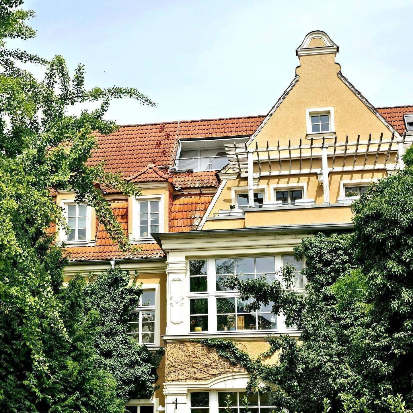 Charmante Altbauwohnung an der Peißnitzinsel mit Loggia und PKW Stellplatz, 6108 Halle (Saale) (Altstadt Giebichenstein Innenstadt Paulusviertel Saaleaue)