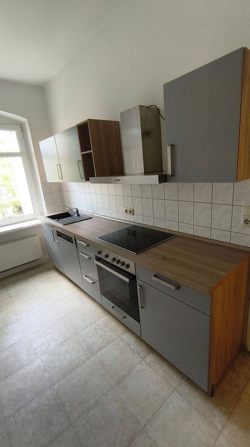 Gera-Untermhaus Geräumige 3-Raum-Wohnung mit neuwertiger Einbauküche und Tageslichtbad in ruhigem Wohnumfeld zu vermieten, 7548 Gera