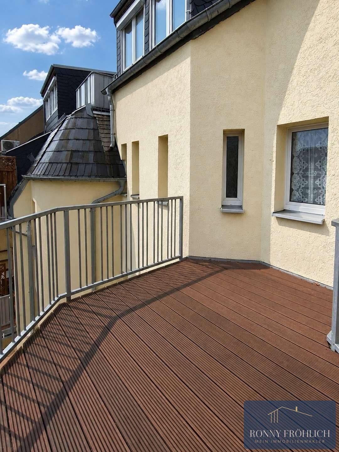 Maisonette-Wohnen über den Dächern von Chemnitz – 4-Raum-Wohnung auf 2 Ebenen mit Balkon & Fahrstuhl, 9131 Chemnitz (Ebersdorf Hilbersdorf)