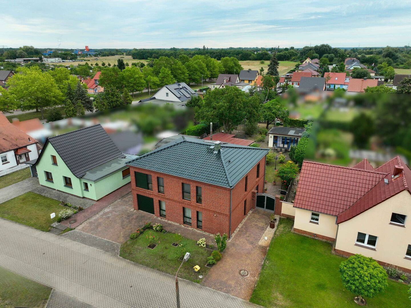 Moderne Stadtvilla mit ca. 180 m² Wohnfläche in Premnitz: Flexibles Wohnkonzept auf 2 Ebenen/Einheiten mit Partyraum,…, 14727 Premnitz