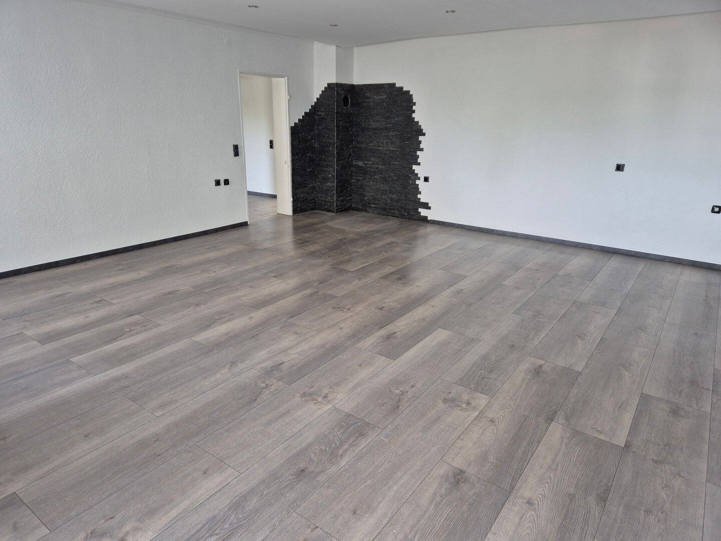 Großzügige, helle 120 m² Wohnung mit 40 m² überdachtem Balkon zu vermieten, 61130 Nidderau