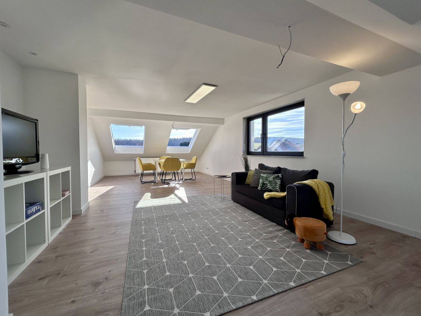 Helles Dachgeschoss mit Gartenanteil – stilvolle 3-Zimmer mit Weitblick in Fulda-Istergiesel, 36041 Fulda