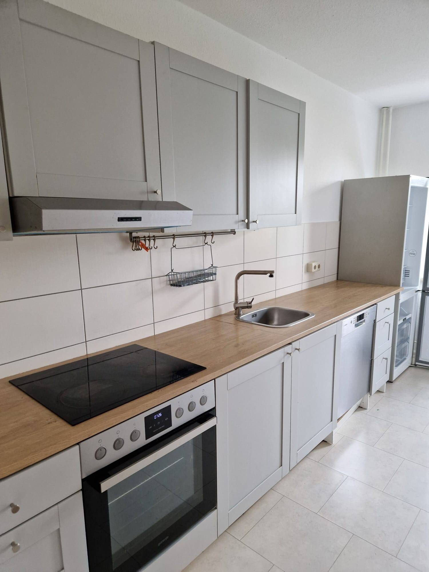 4. OG mit Aufzug ! zzgl. EBK ! Tageslichtküche mit modernen Fliesen – Südbalkon!!, 9119 Chemnitz (Helbersdorf Kapellenberg Kappel Zentrum)