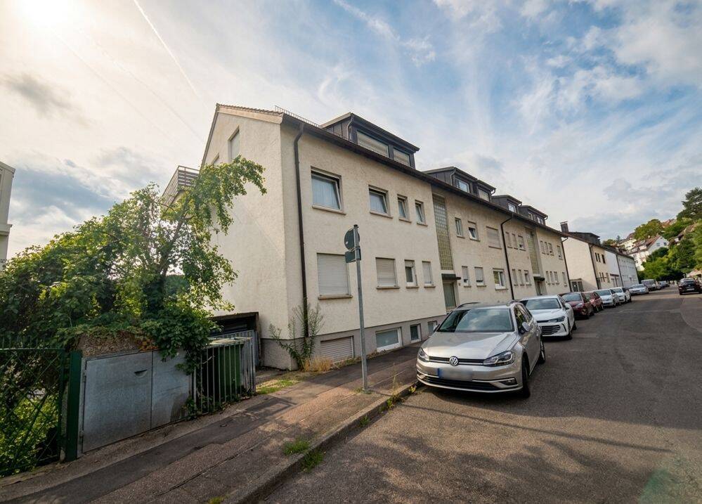 Charmante 2-Zimmer-Dachgeschosswohnung mit Balkon & Stellplatz *PROVISIONSFREI*, 70186 Stuttgart (Ost)