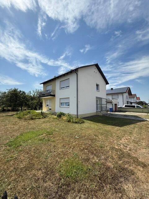 Großzügiges Einfamilienhaus mit viel Platz, großem Garten & Entwicklungspotenzial!, 94569 Stephansposching