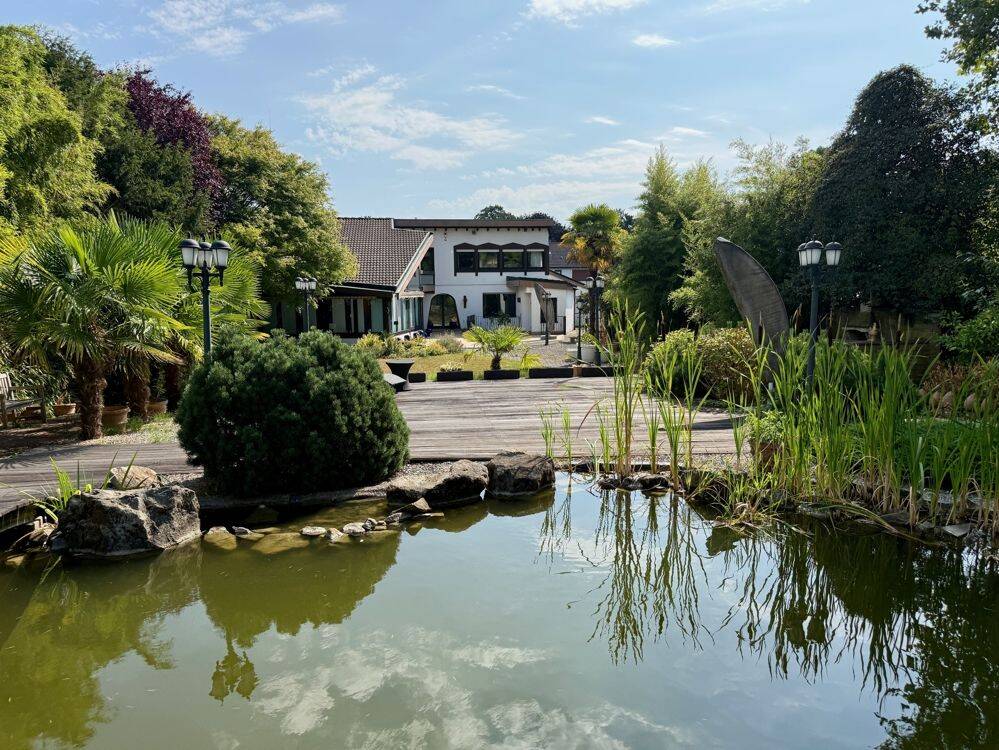 Individuelle Architektur: Solitär-Villa mit botanischer Oase auf 3.370m², 45968 Gladbeck