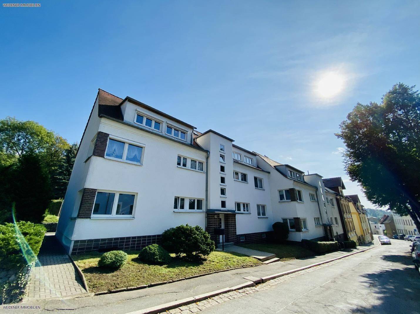 Neuer Fußboden und Wanne + Dusche! 2 Zimmer Wohnung in Langenberg, 7552 Gera (Bieblach-Ost Langenberg Roschütz Stublach)
