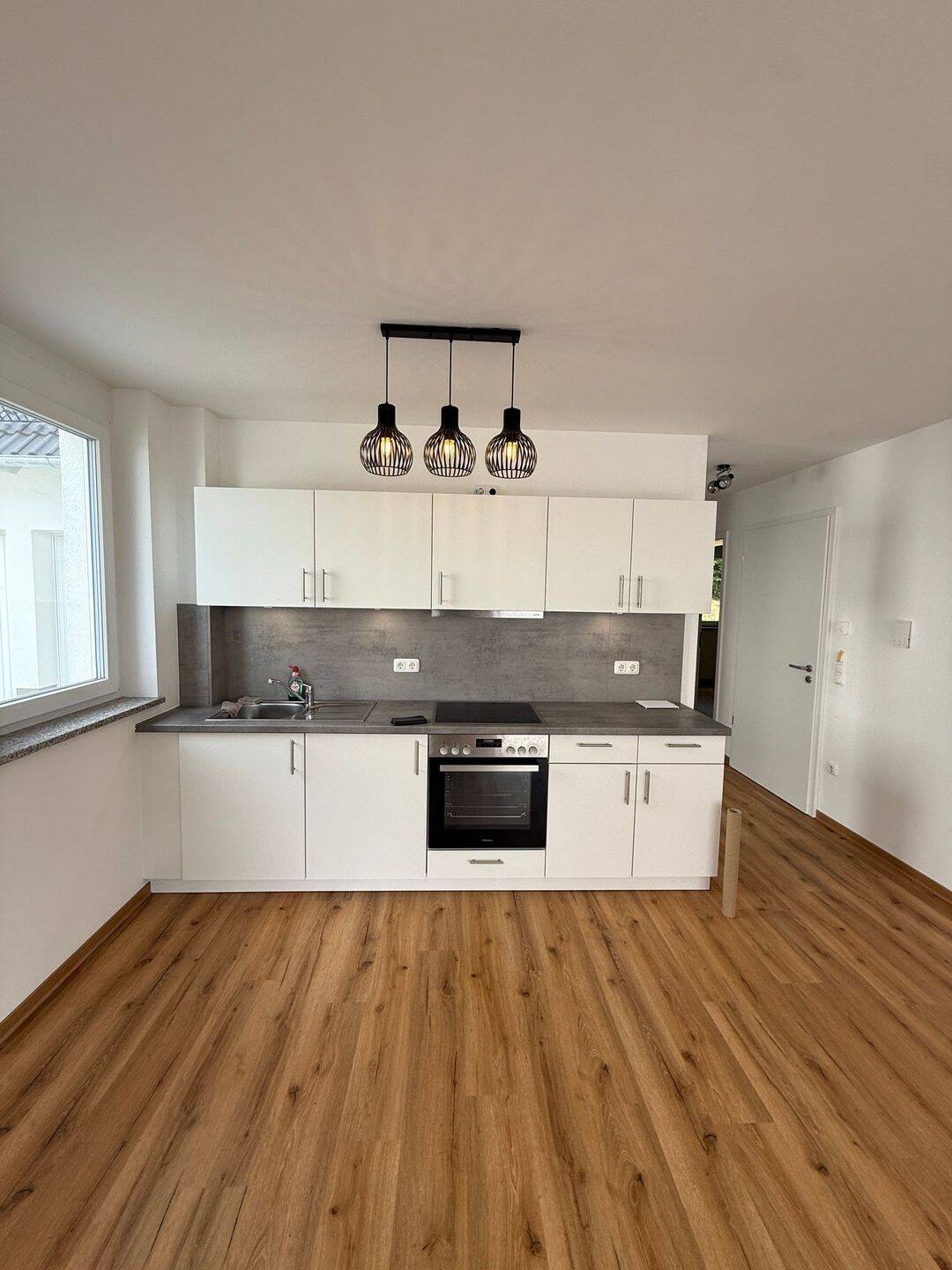 Moderne 3 Zimmer Wohnung Erdgeschoss mit Terrasse Einbauküche Garage, 95478 Kemnath