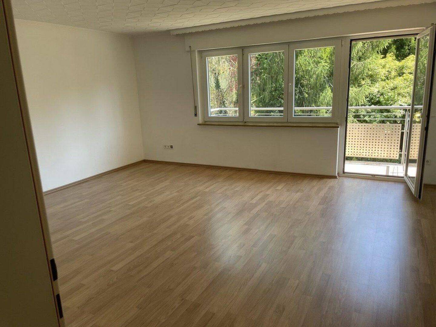 Helle 3-Zimmer-Wohnung mit Balkon & Stellplatz in Karlsruhe-Wolfartsweier, 76228 Karlsruhe