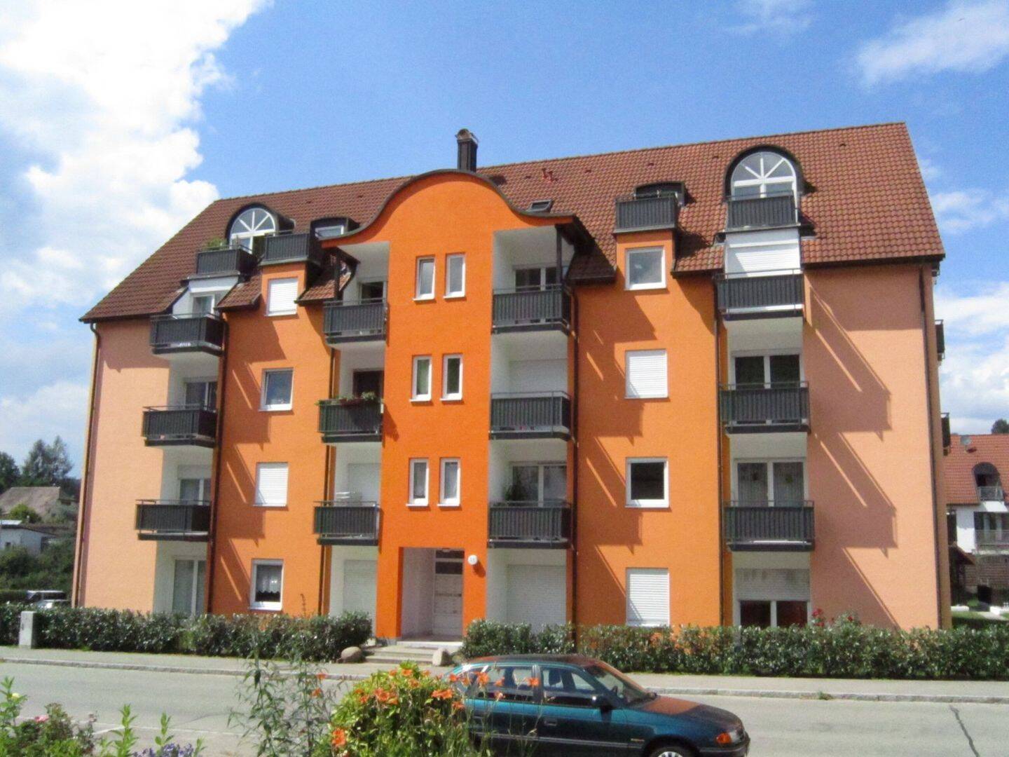 2 Zi.-Mietwohnung im 1.OG mit 2 x Balkon + TG, 79400 Kandern