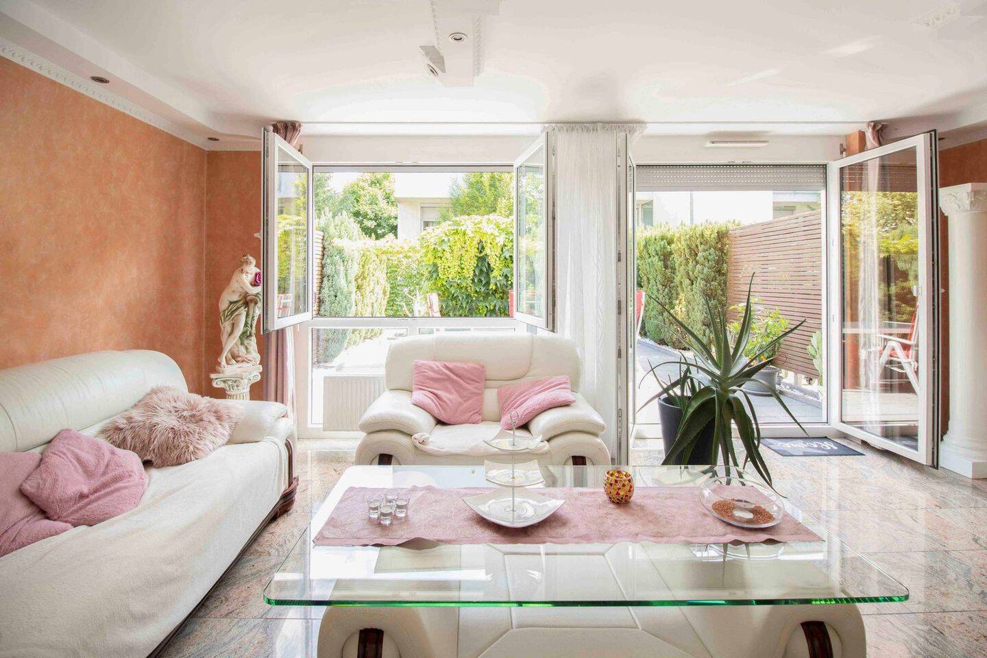 Maisonette im Haus-im-Haus-Stil: Großzügige 4,5-Zimmer mit eigenem Eingang in Stuttgart-Hausen, 70499 Stuttgart