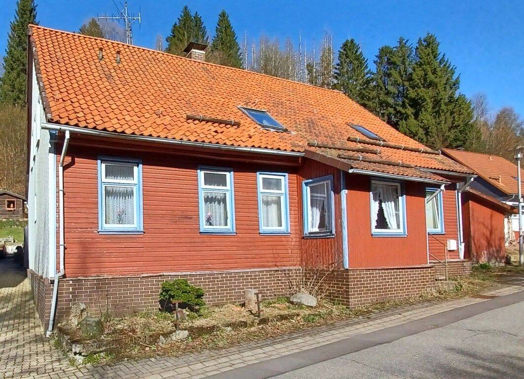 Gebotsverfahren: Einfamilienhaus in Sieber im Harz mit angrenzenden Mischwald, 37412 Herzberg am Harz