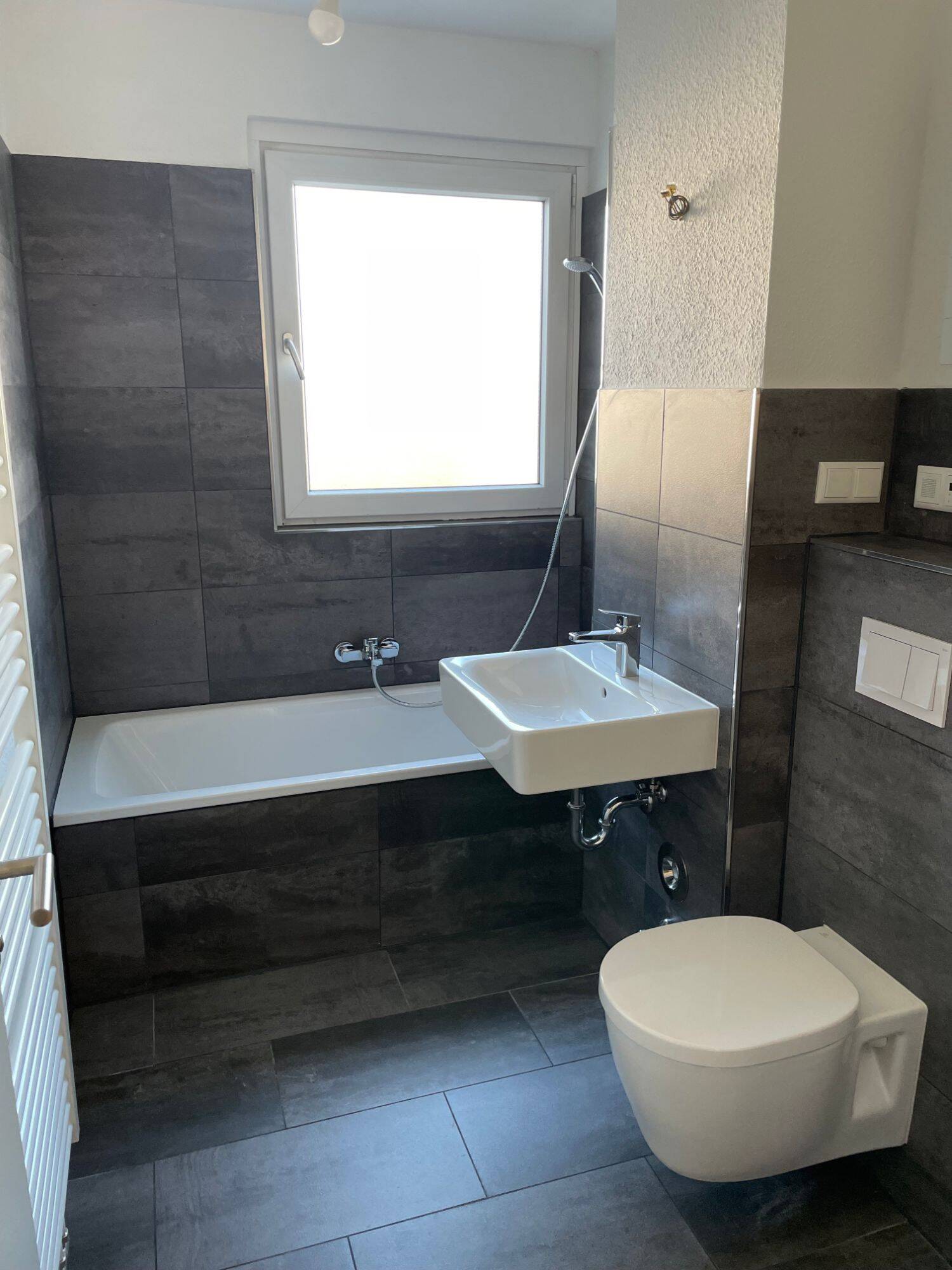 Modernisierte 3-Zi.-Whg. mit Balkon in angrenzender Nähe zu E-Haarzopf!, 45149 Essen (Fulerum Haarzopf Margarethenhöhe)