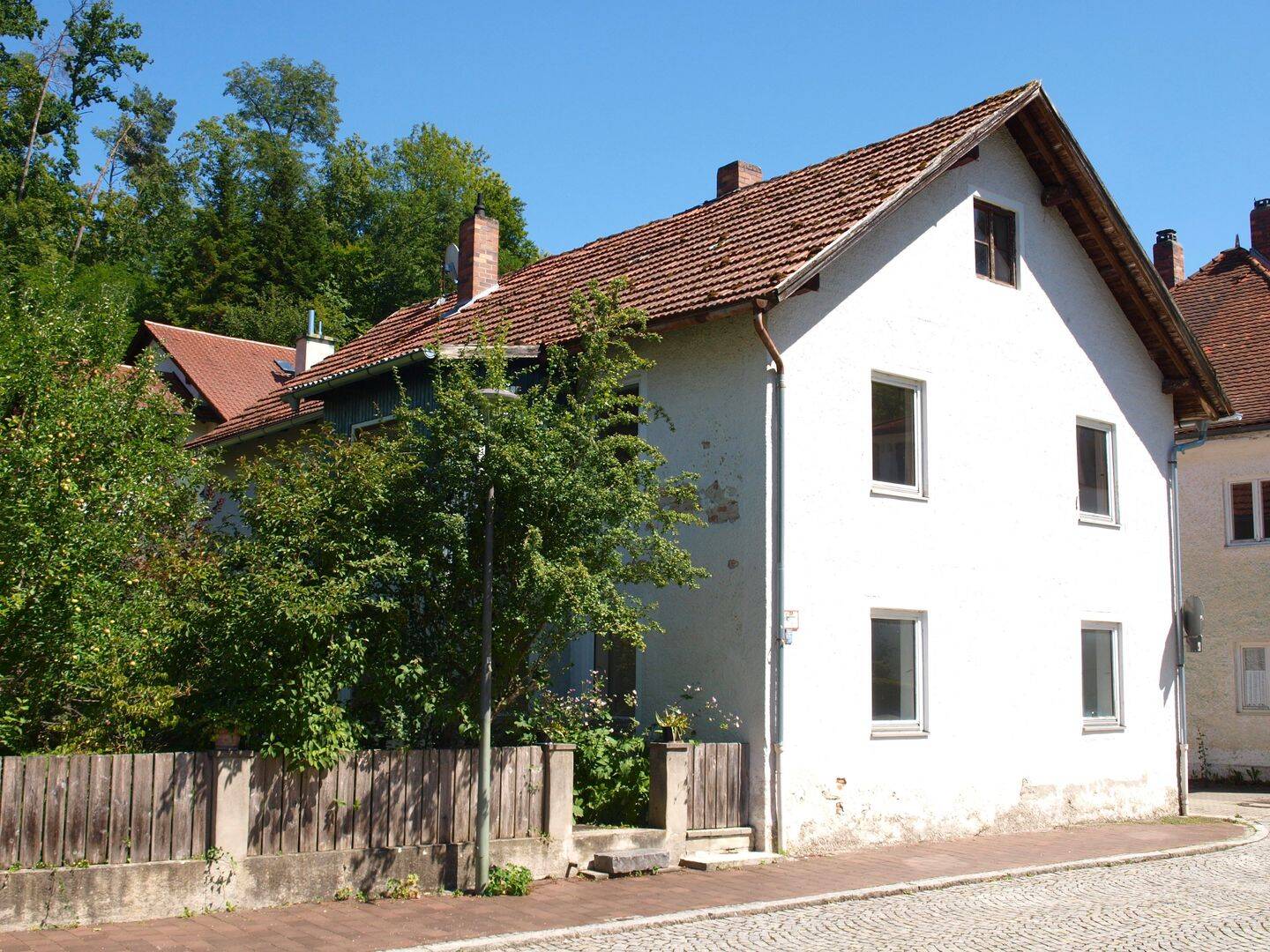 Einzigartiges Grundstück mit Altbestand mitten im Ortskern, 84174 Eching