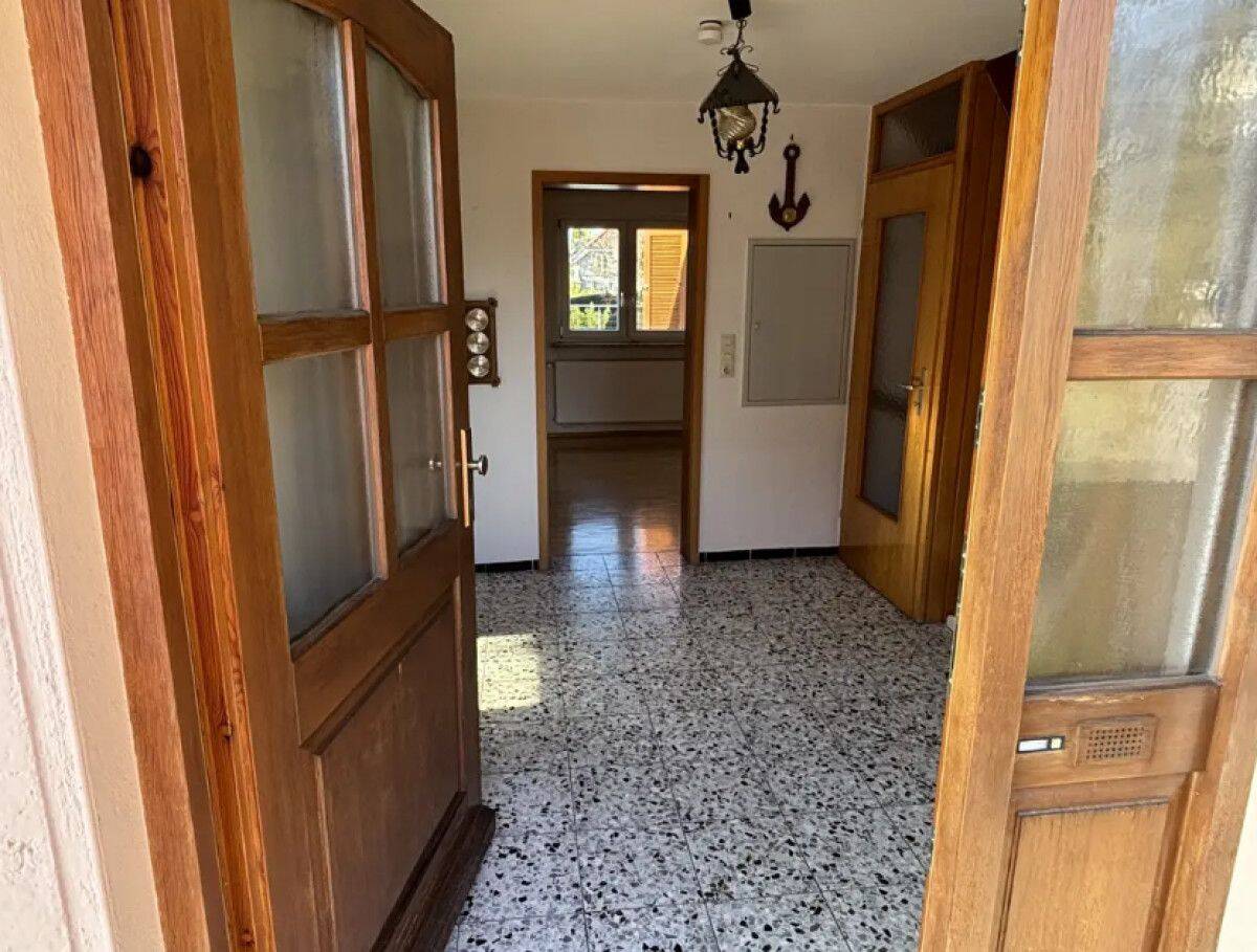Schönes Haus in Top Lage mit großem Grundstück – Einbauküche – Garage, 74363 Güglingen