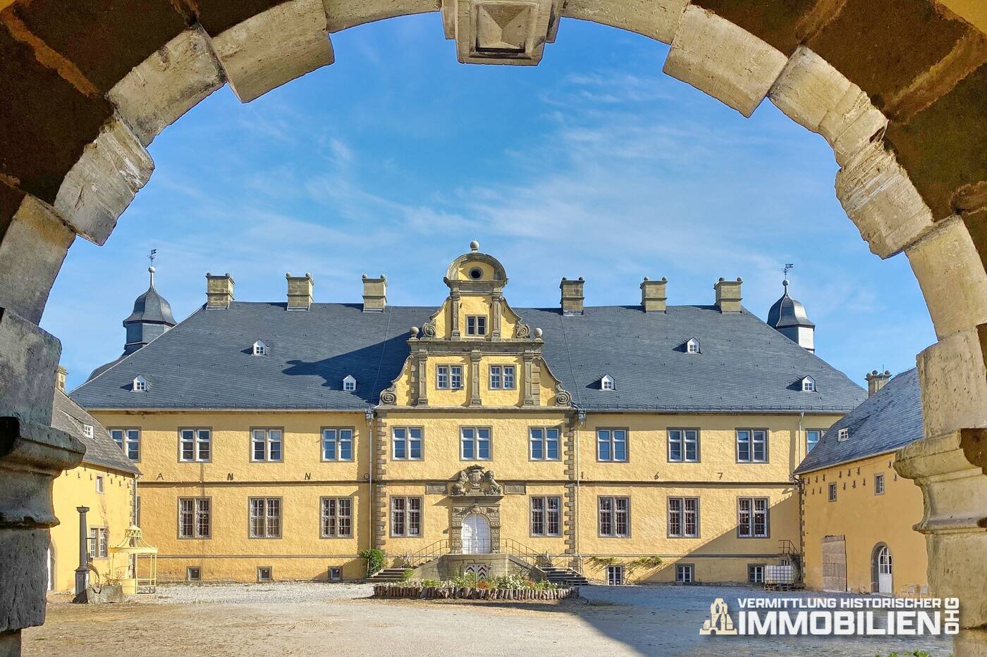 Barockschloss von 1699 mit außergewöhnlichem Flächenangebot, 59590 Geseke