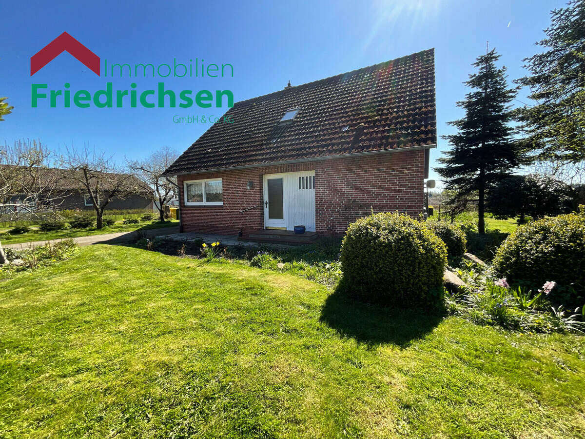 Solides Einfamilienhaus mit viel Potenzial – Möglichkeit für Mehrgenerationswohnen, 25842 Langenhorn