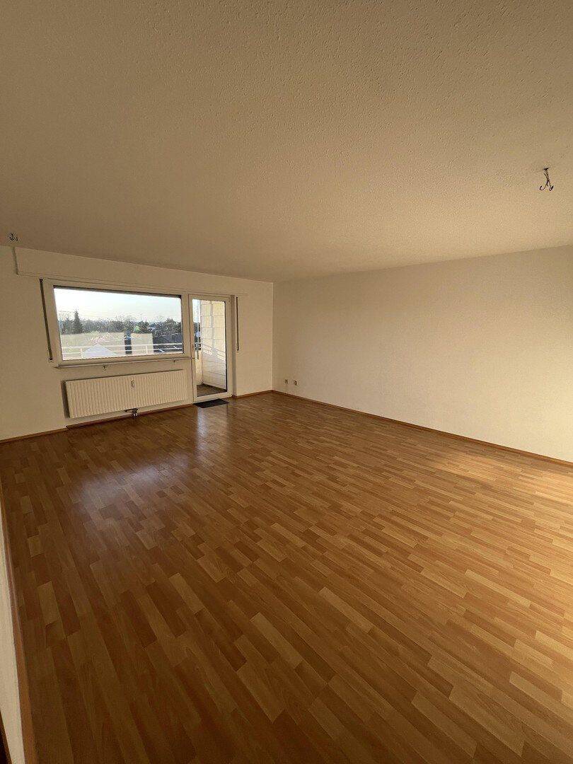 3 Zimmer Wohnung mit Balkon, Fahrstuhl, TG-Stellplatz in Schwetzingen zu vermieten, 68723 Schwetzingen