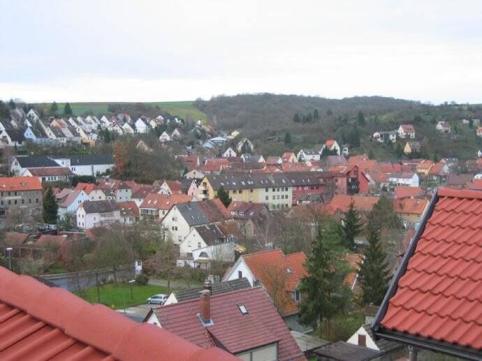 Sonnige 3 Zi-Whg. mit Blick über Versbach, 97078 Würzburg (Grombühl Lindleinsmühle Versbach)
