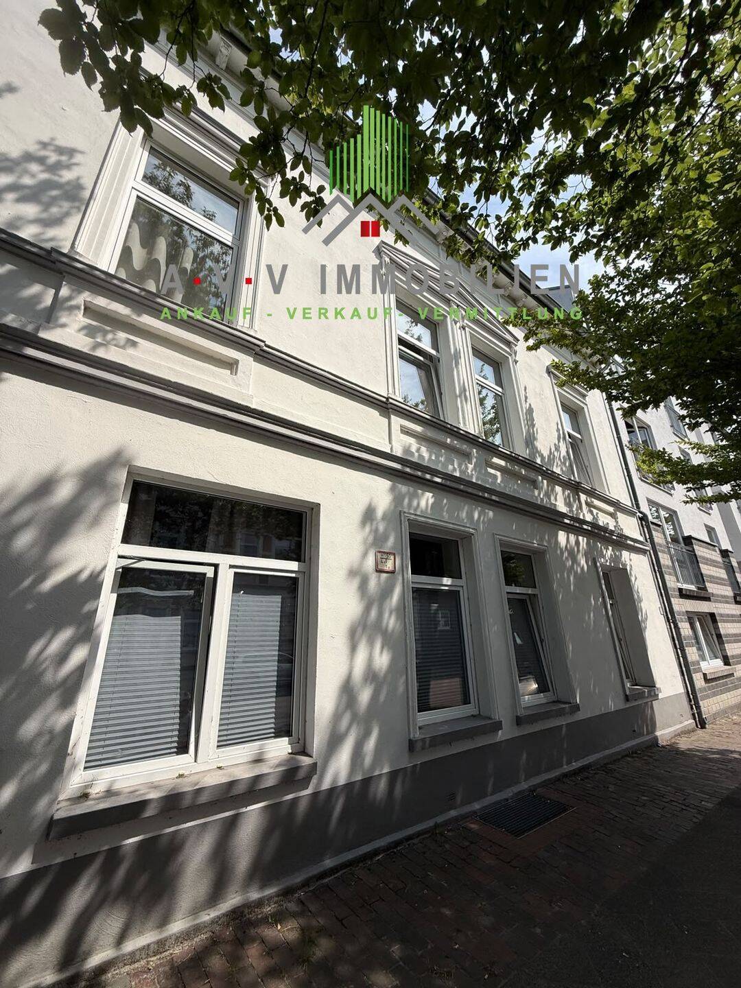 Rendite starkes Mehrfamilienhaus unweit der Kaiser Wilhelm Brücke und der beliebten Südstrand Promenade, 26382 Wilhelmshaven (Bant Heppens Innenhafen Innenstadt Siebethsburg)
