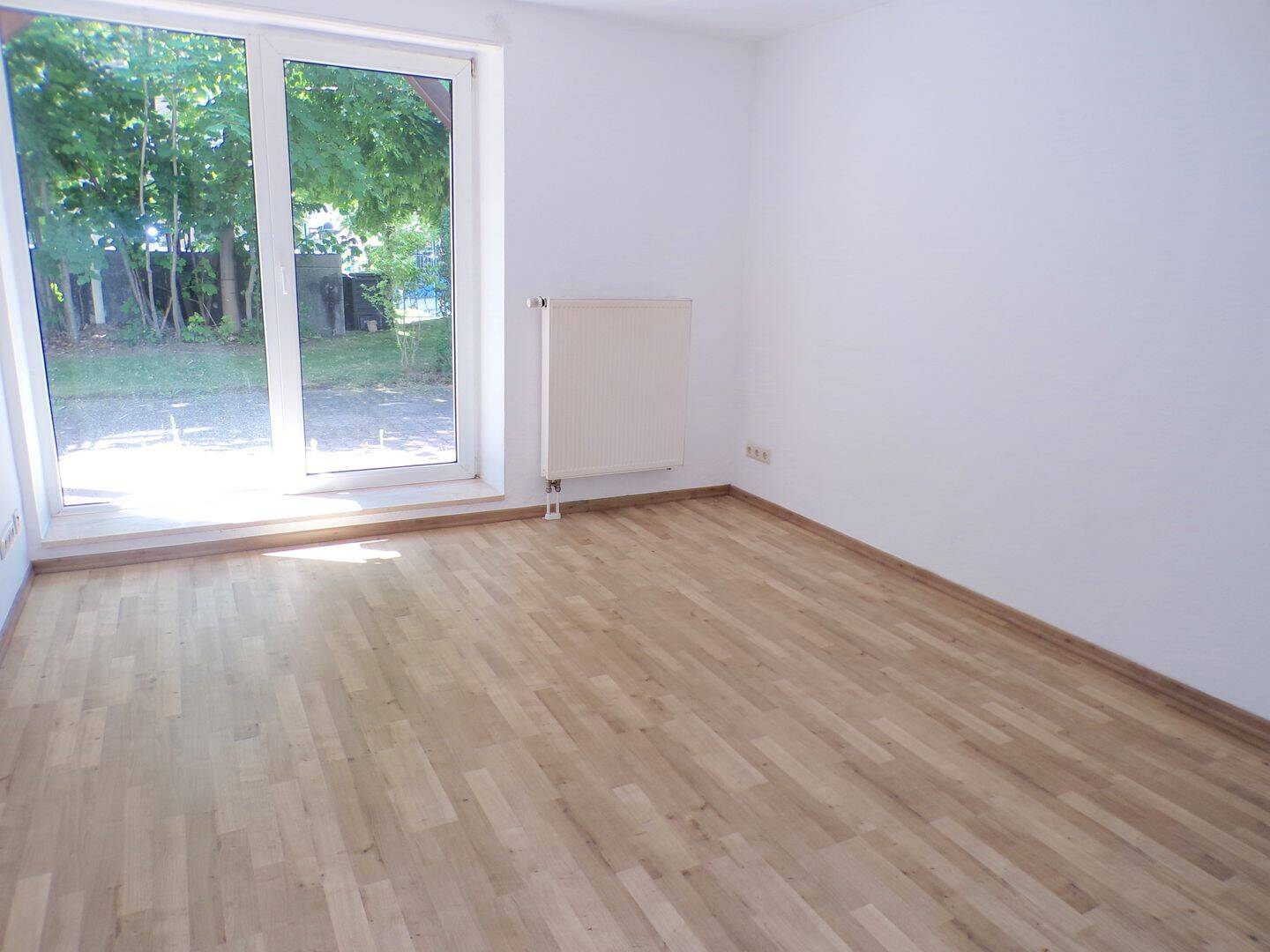** mit Terrasse ** 3 Zimmer Wohnung in Werdau zu vermieten!!, 8412 Werdau