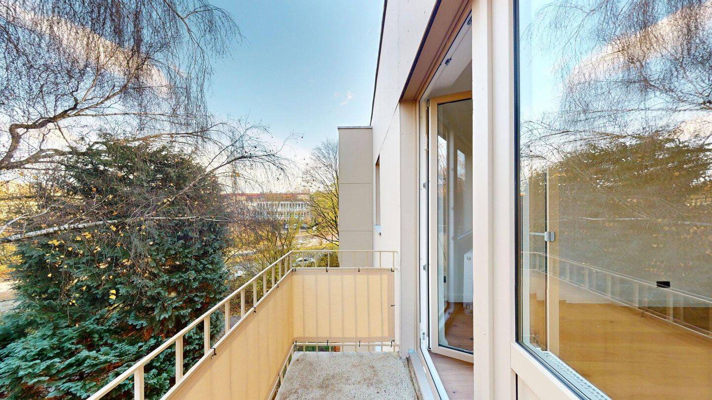 Wohnkomfort auf 3 Zimmern: Frisch saniert mit Balkon, 22769 Hamburg (Altona)