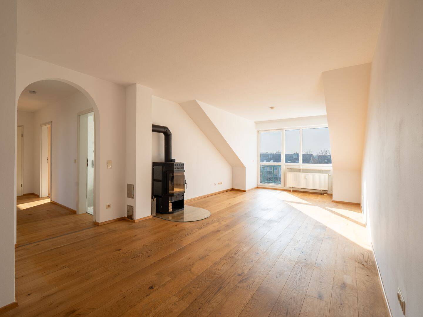 Lichtdurchflutete 3-Zimmer-Dachgeschosswohnung mit Westbalkon, 85635 Höhenkirchen-Siegertsbrunn