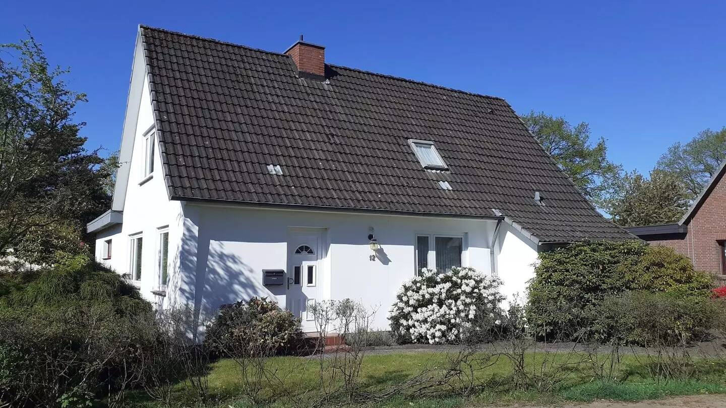 Freistehendes Einfamilienhaus mit Garage und großem Grundstück, 24568 Kaltenkirchen