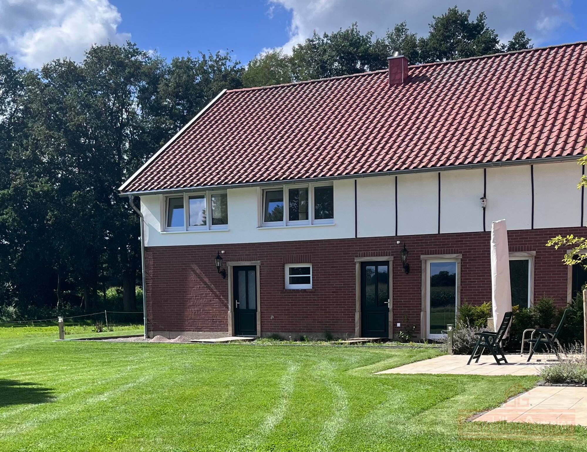 IMMOBILIEN GUMNIOR präsentiert: Moderne Obergeschosswohnung mit großem Balkon in Hopsten/Halverde, 48496 Hopsten